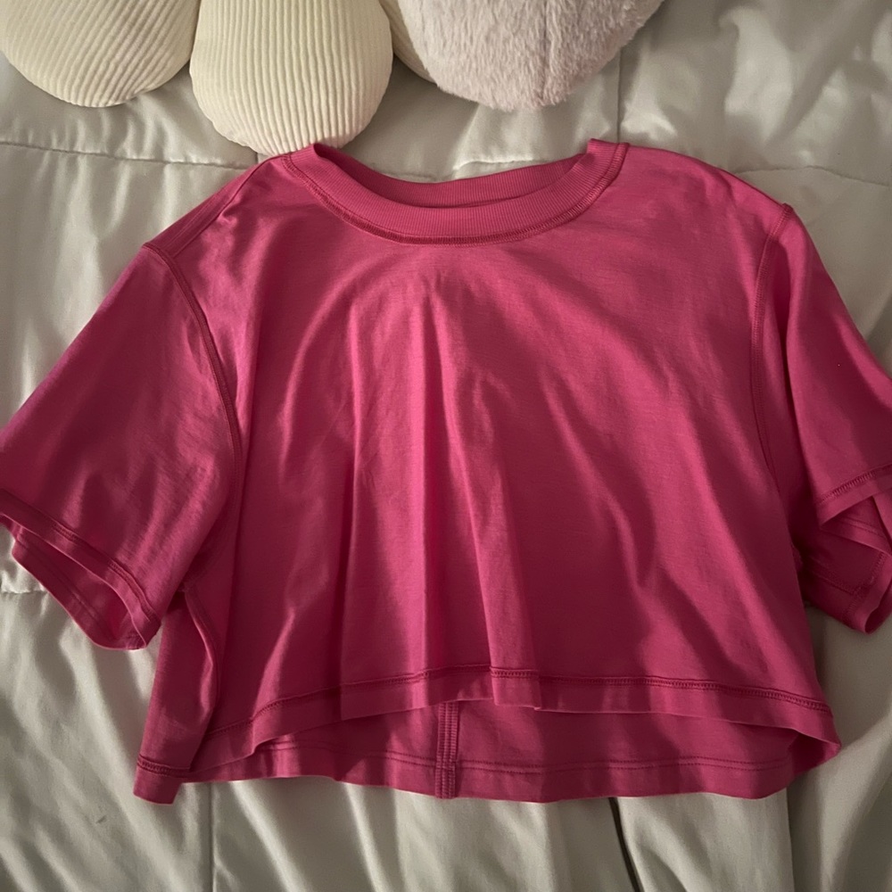 lulu lemon pink cropped shirt